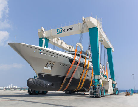 Nová loděnice pro přestavbu superjachet ve Středozemním moři