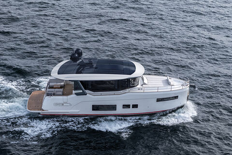 El yate híbrido Sirena 48 debutará en el Cannes Yachting Festival 2024